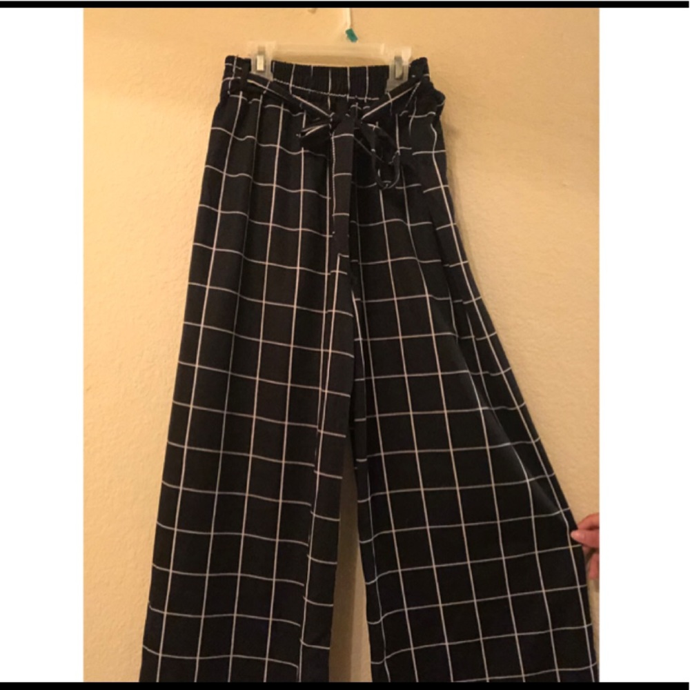 Black grid pattern loose tie waist pants